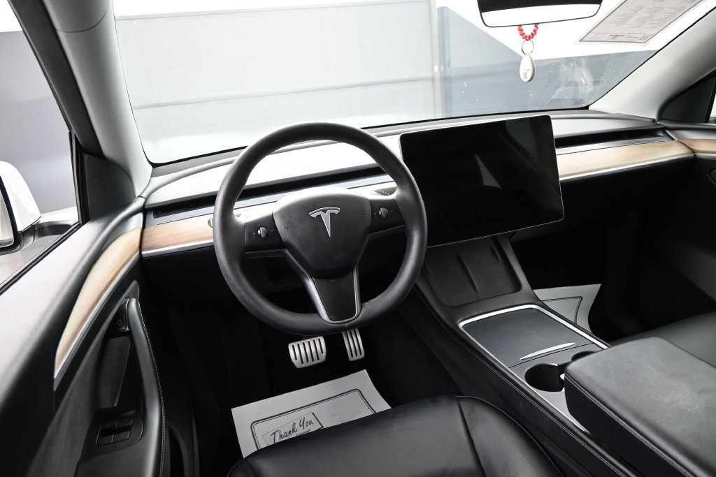 Used 2023 Tesla Model Y Performance AWD/4WD image 32