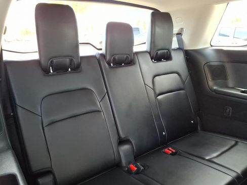 Used 2024 Nissan Pathfinder Platinum AWD/4WD image 16