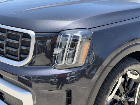 Certified 2025 Kia Telluride S FWD image 9