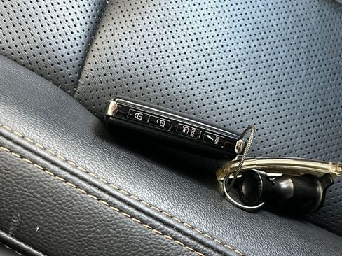 Used 2025 MAZDA CX-90 3.3 Turbo w/ Preferred Package image 33