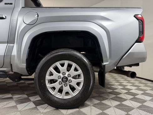 Certified 2024 Toyota Tacoma SR5 AWD/4WD image 26