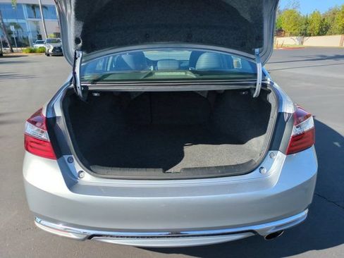 Used 2017 Honda Accord EX-L image 27