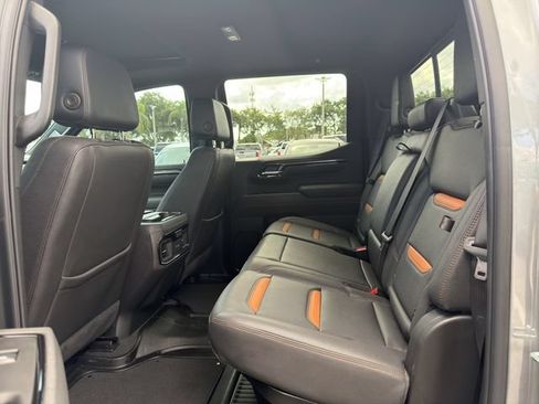 Used 2025 GMC Sierra 1500 AT4 w/ AT4 Premium Package AWD/4WD image 14