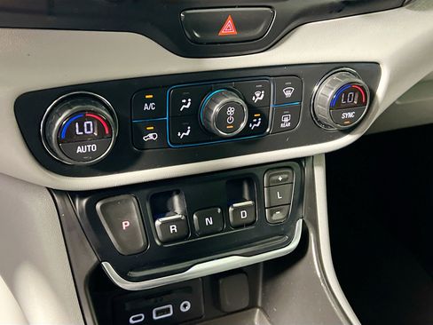 Used 2018 GMC Terrain SLE w/ Driver Convenience Package image 24