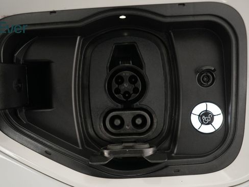 Used 2024 Ford F150 Lightning Flash image 11