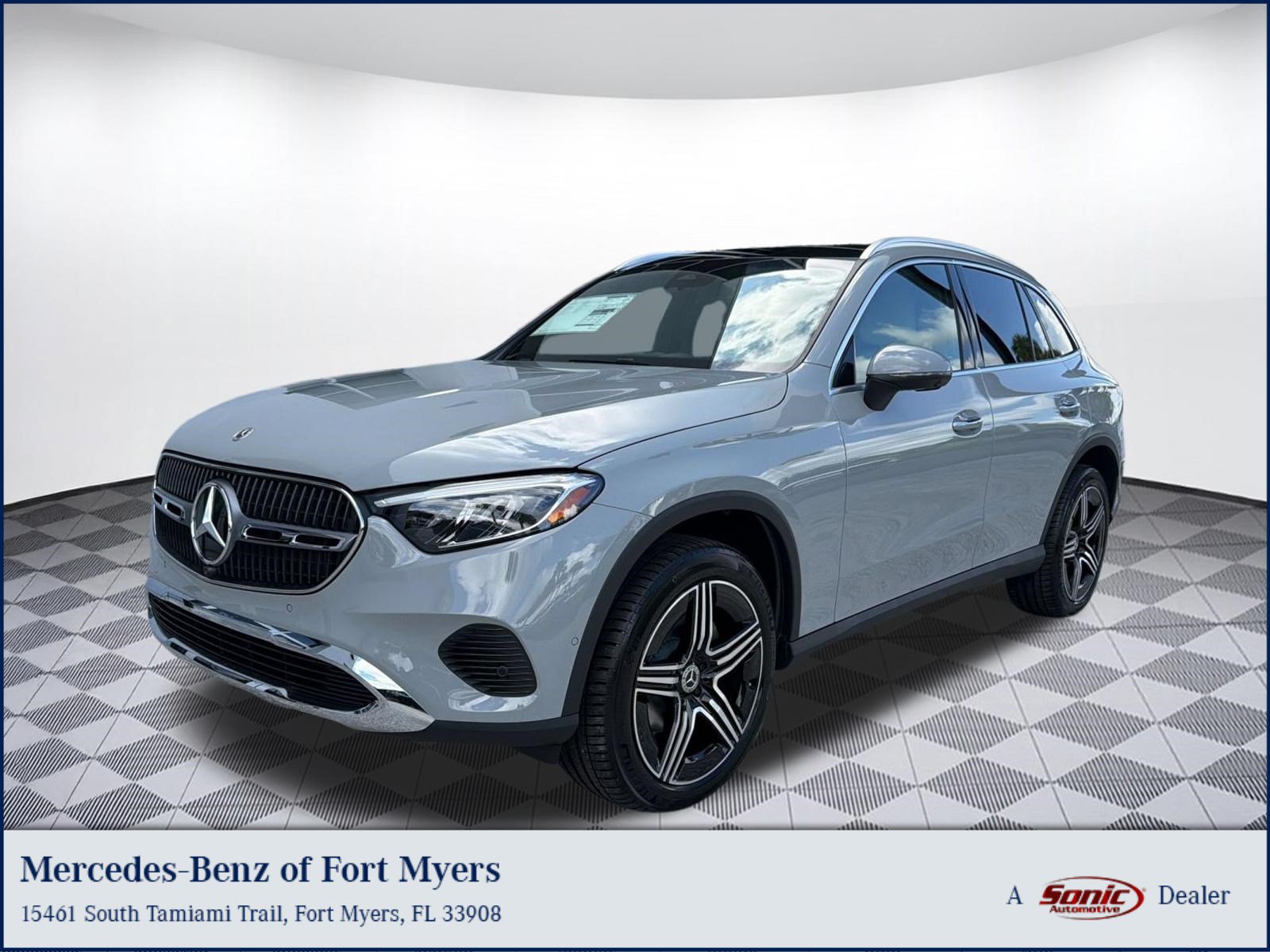 Used 2027 Mercedes-Benz GLC 300 image 1