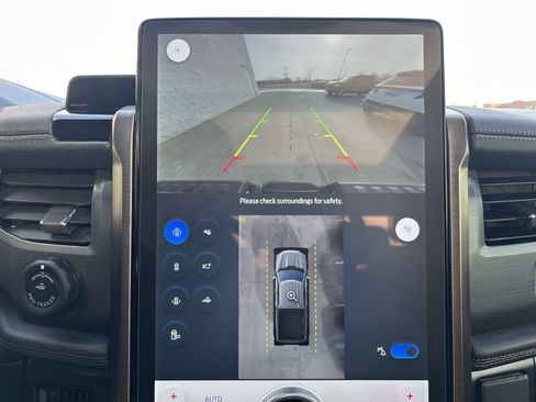 Used 2024 Ford F150 Lightning Lariat image 29