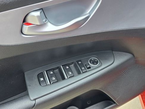 Used 2023 Kia Forte LXS image 25