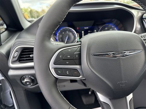 New 2026 Chrysler Pacifica Select image 14