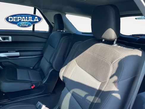 Used 2023 Ford Explorer XLT AWD/4WD image 17