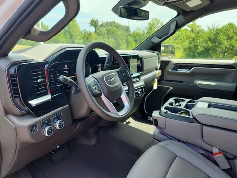 New 2026 GMC Sierra 1500 SLT image 12