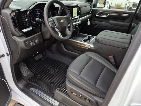 New 2026 Chevrolet Silverado 3500 LT w/ Texas Edition image 8