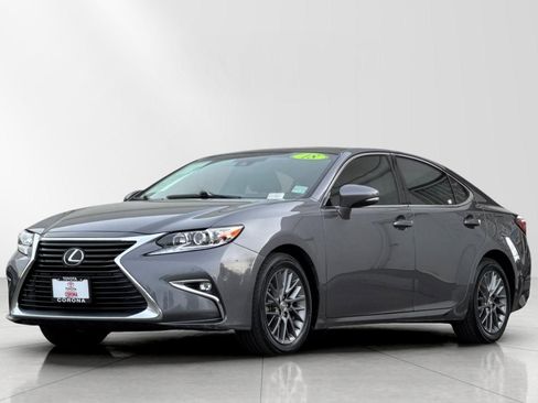 Used 2018 Lexus ES 350 w/ Navigation System Package image 7