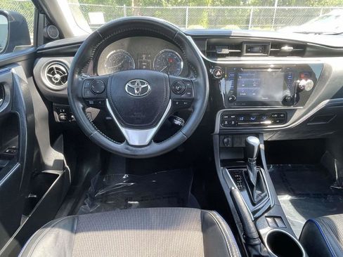 Used 2019 Toyota Corolla SE w/ SE Premium Package FWD image 16