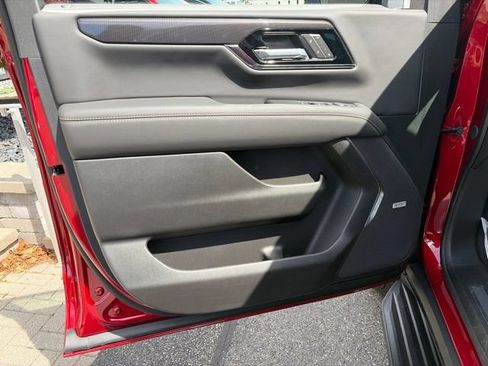 New 2026 GMC Yukon Elevation w/ Elevation Premium Package AWD/4WD image 10