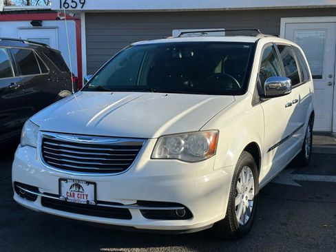 Used 2012 Chrysler Town & Country Touring-L w/ Entertainment Group #2 image 1