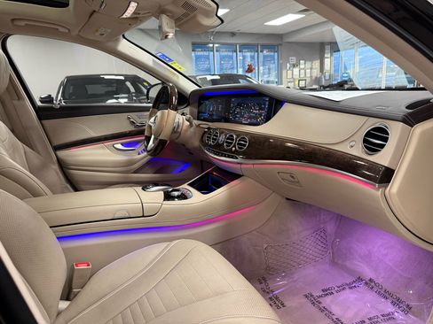 Used 2020 Mercedes-Benz S 560 Sedan image 35
