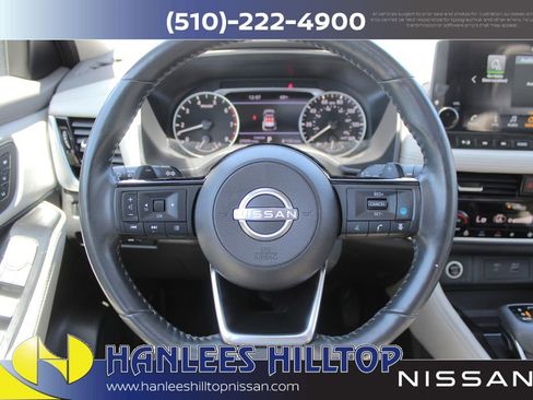 Used 2023 Nissan Rogue SL w/ SL Premium Package image 15
