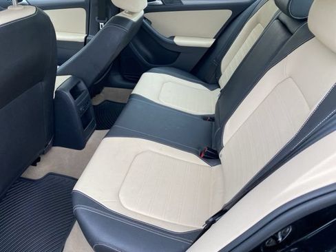 Used 2012 Volkswagen Jetta SEL FWD image 19