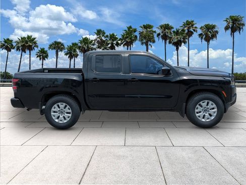 Used 2022 Nissan Frontier SV w/ Technology Package RWD image 9