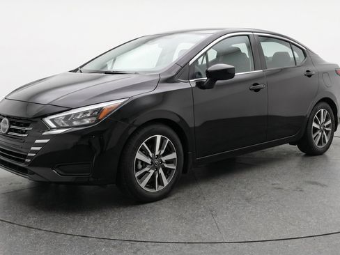 Used 2025 Nissan Versa SV FWD image 3