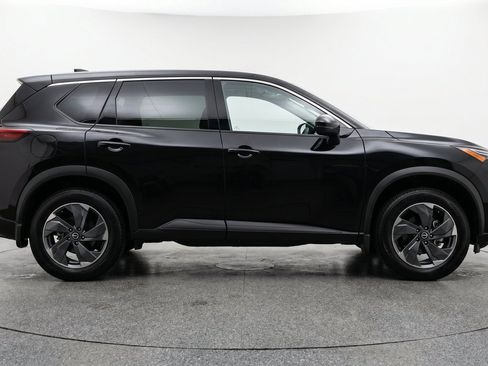 Used 2025 Nissan Rogue SV AWD/4WD image 11