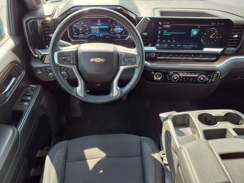 Used 2023 Chevrolet Silverado 1500 LT AWD/4WD image 2
