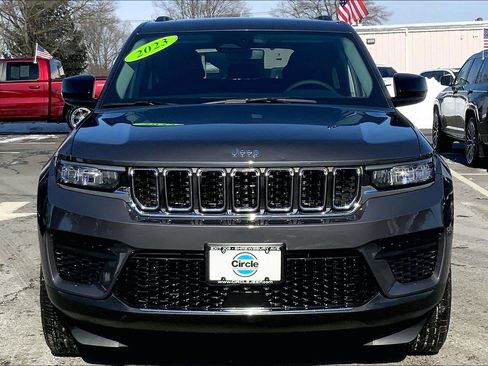 Certified 2023 Jeep Grand Cherokee Laredo w/ Luxury Tech Group I image 3