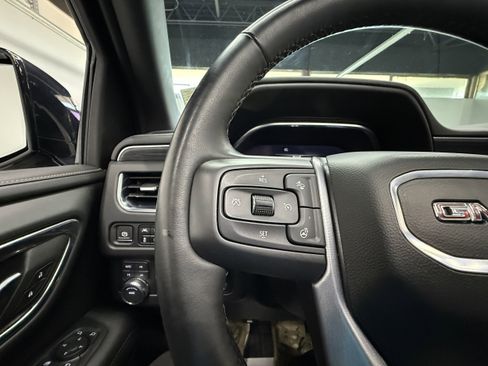 Used 2023 GMC Yukon SLT w/ SLT Premium Package AWD/4WD image 15