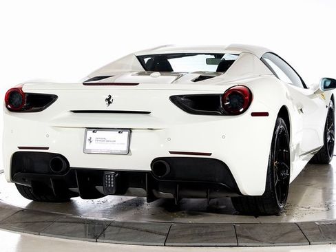 Used 2019 Ferrari 488 Spider image 12