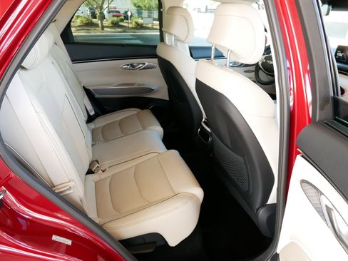 Used 2022 Genesis GV70 2.5T w/ Advanced Package image 16