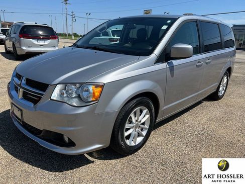 Used 2018 Dodge Grand Caravan SXT FWD image 1