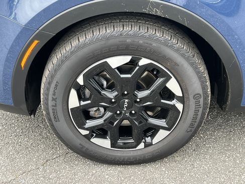 Used 2025 Kia Sorento S w/ Panoramic Sunroof Package image 11