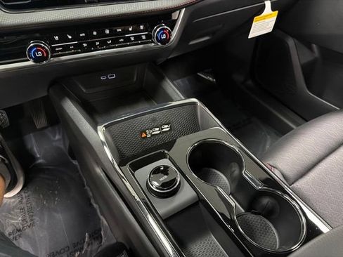 Used 2026 Chevrolet Equinox RS w/ Convenience Package III FWD image 23