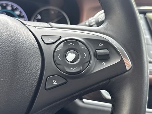Used 2019 Buick Enclave Avenir w/ Avenir Technology Package AWD/4WD image 27