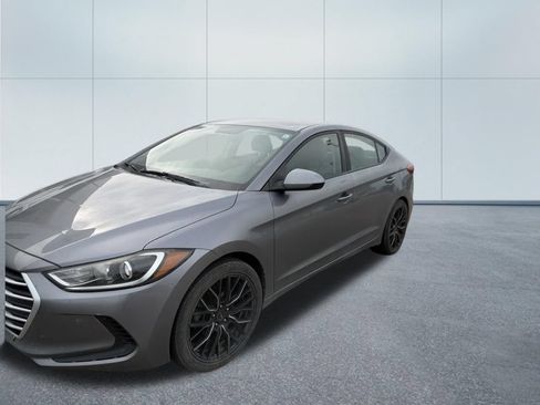 Used 2018 Hyundai Elantra SEL w/ Cargo Package FWD image 2