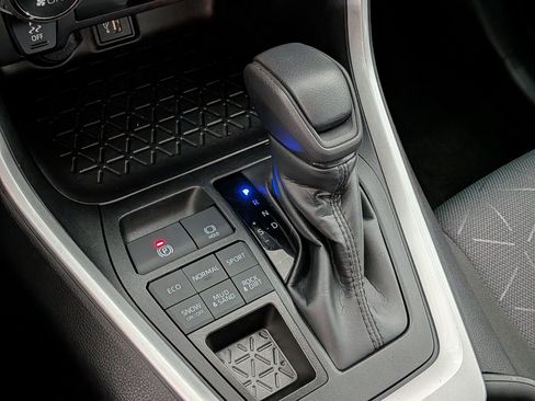 Certified 2025 Toyota RAV4 XLE AWD/4WD image 24