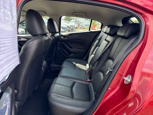 Used 2018 MAZDA MAZDA3 Touring FWD image 13