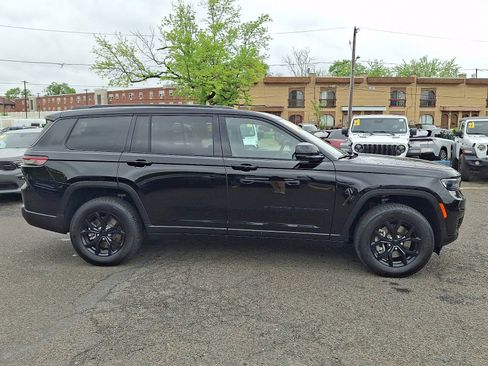 Used 2024 Jeep Grand Cherokee L Altitude AWD/4WD image 7