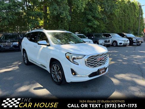Used 2020 GMC Terrain Denali w/ Denali Premium Package FWD image 10
