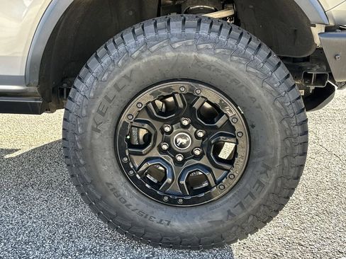 Used 2022 Ford Bronco Black Diamond image 13