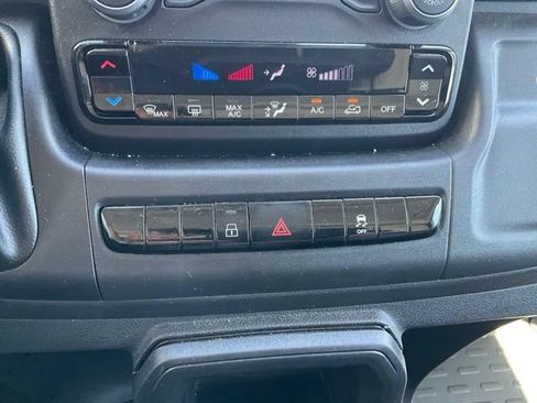 Used 2025 RAM ProMaster 2500 w/ Convenience Group FWD image 7