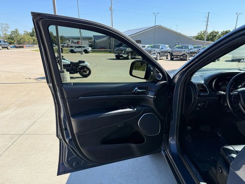 Used 2019 Jeep Grand Cherokee Overland image 13