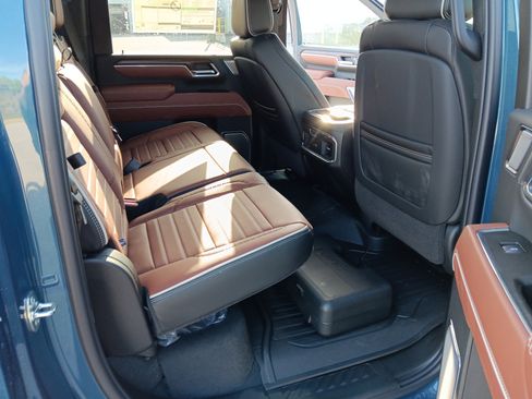 New 2026 GMC Sierra 2500 Denali Ultimate w/ LPO, Black Badging Package AWD/4WD image 16