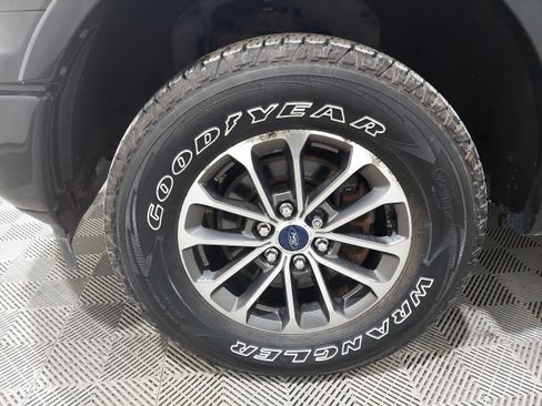 Used 2018 Ford F150 XLT w/ Equipment Group 302A Luxury AWD/4WD image 6