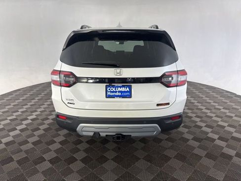 Used 2024 Honda Pilot TrailSport image 6
