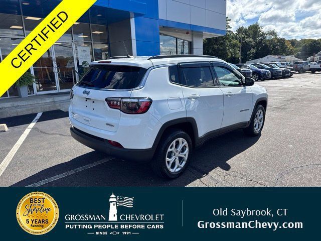 Used 2024 Jeep Compass Latitude w/ Convenience Group AWD/4WD image 8
