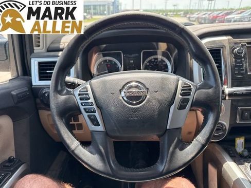 Used 2017 Nissan Titan SL image 11