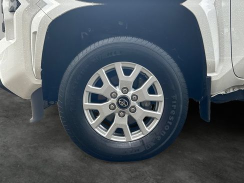Used 2024 Toyota Tacoma SR5 AWD/4WD image 5