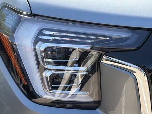 Used 2026 GMC Terrain Elevation w/ Elevation Premium Package FWD image 6